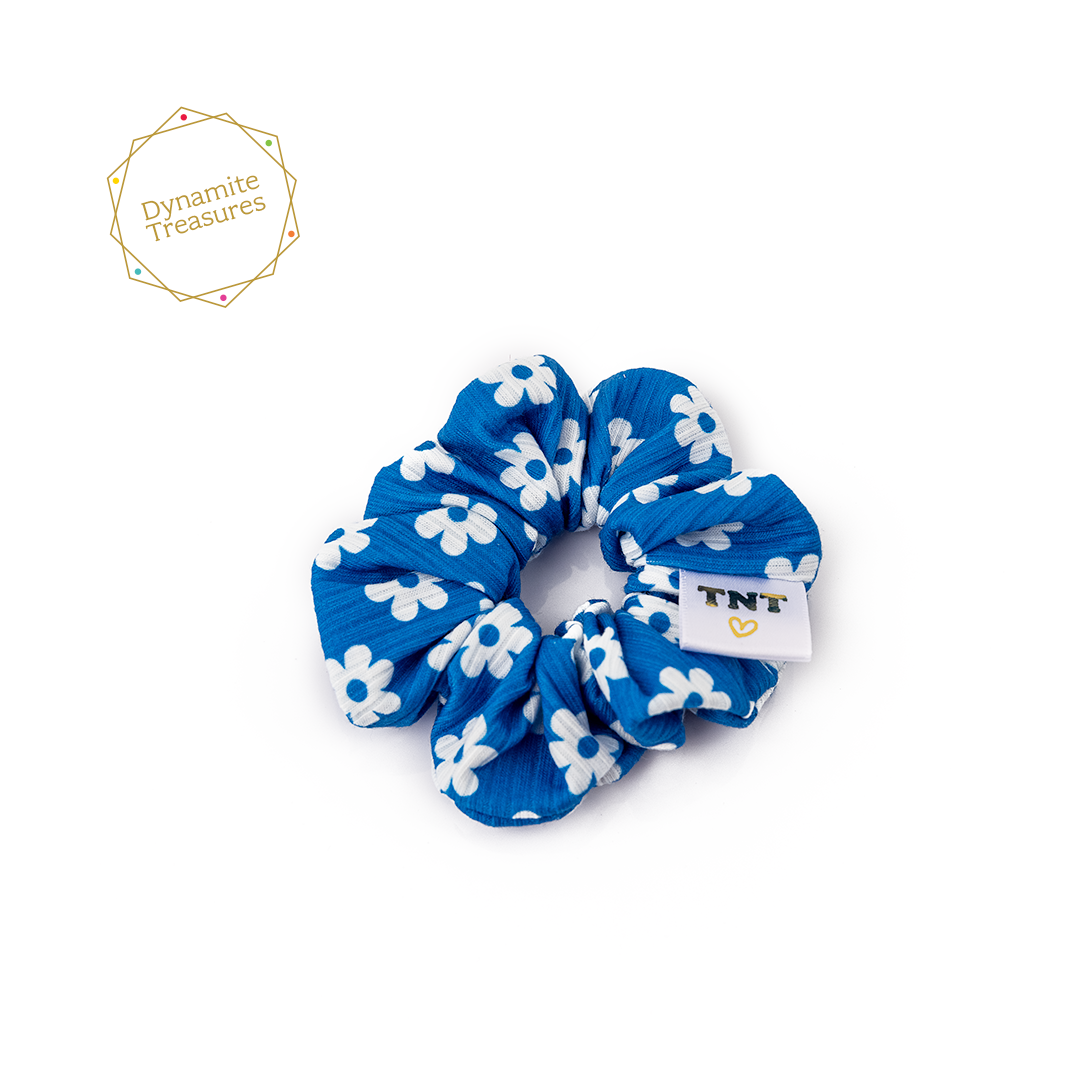 Basic Scrunchie | Blue Daisy