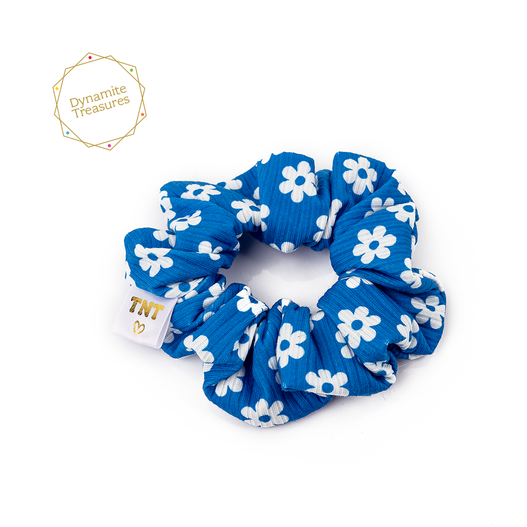 Basic Scrunchie | Blue Daisy